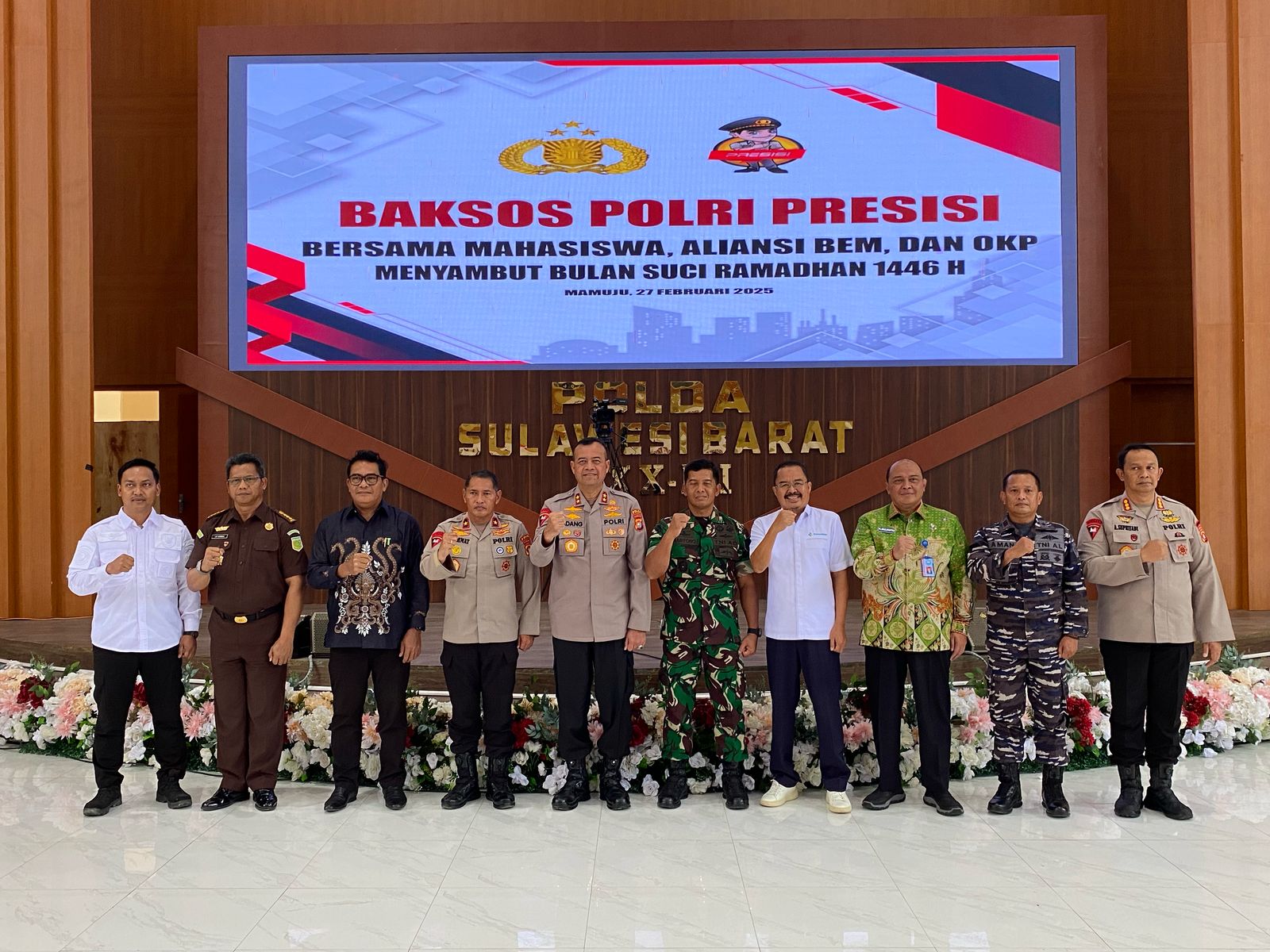 Kolaborasi Polda Sulbar Bersama Mahasiswa Salurkan Bansos Polri Presisi, Sambut Bulan Suci Ramadhan