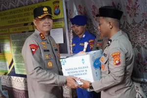 Kapolda Sulbar Tebar Berkah Ramadan: Santunan dan Doa Bersama Anak Yatim Piatu di Dermaga Sandeq Nusantara