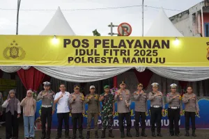 Kapolda Sulbar Tinjau Posko Operasi Ketupat, Pastikan Kesiapan Personel dalam Memberikan Pelayanan Prima kepada Masyarakat