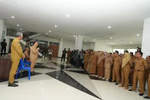 Wagub Sulbar Sidak OPD: Cleaning Service Sama Pentingnya dengan Kepala Bagian, Bekerjalah Sungguh-Sungguh