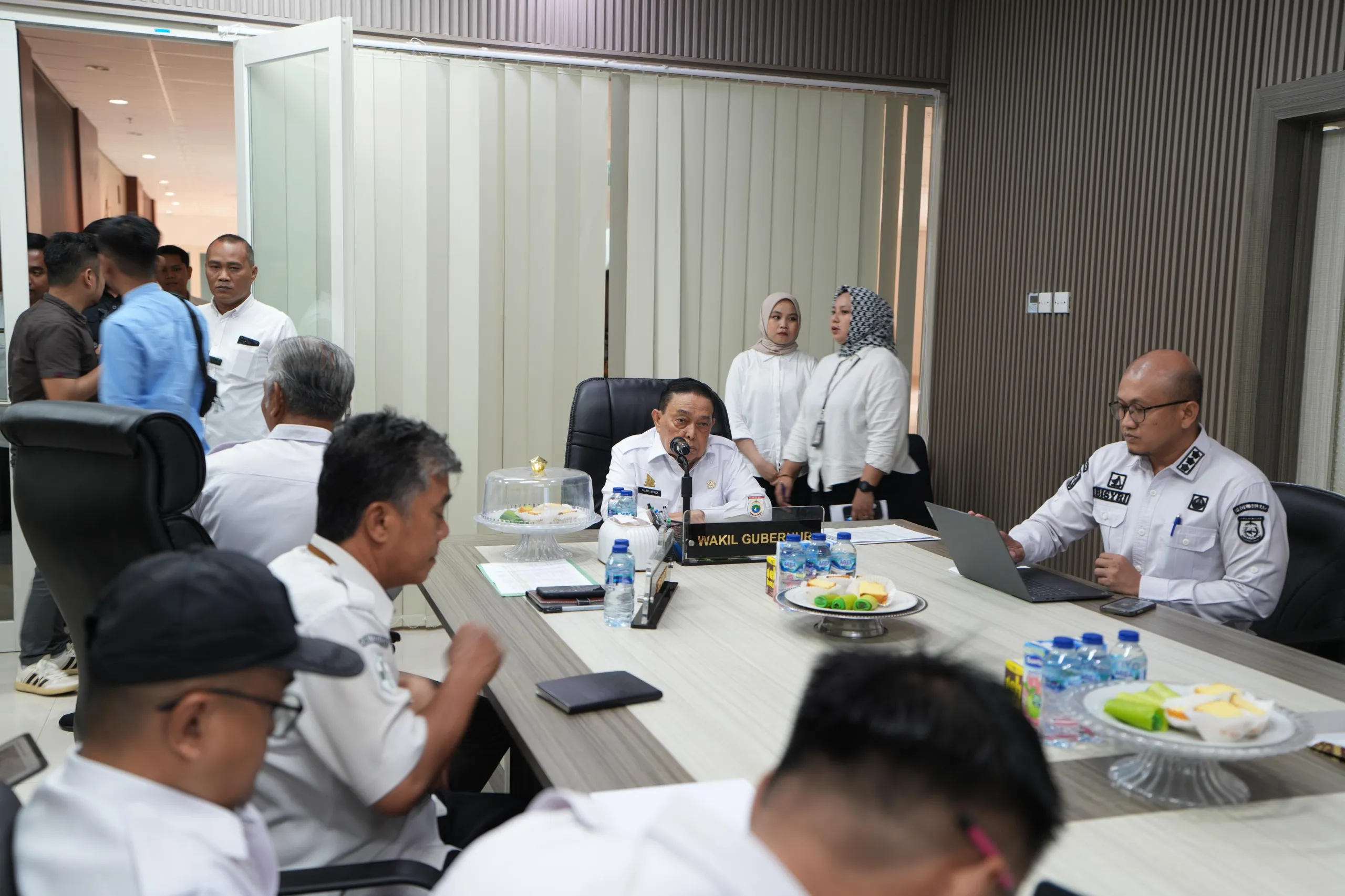 Pimpin Rapat Internal Wagub Sulbar Minta OPD Pertanggungjawabkan Aset Daerah, Polisi Siap Dilibatkan Jika Ada Pelanggaran