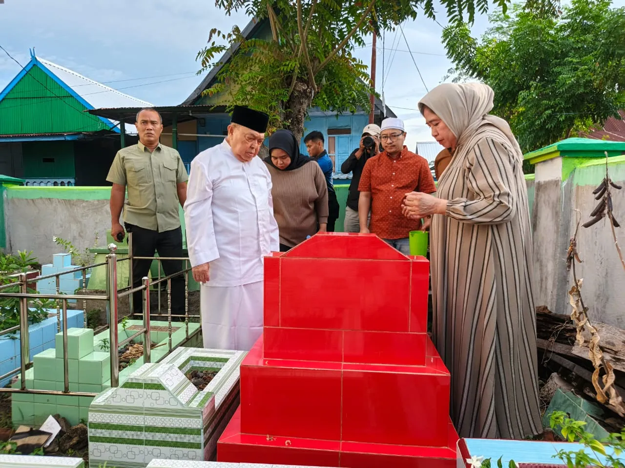Wagub Sulbar Salim S Mengga Ziarah ke Makam Sang Ayah, Puang Mengga yang Dijuluki Bapak Pembangunan