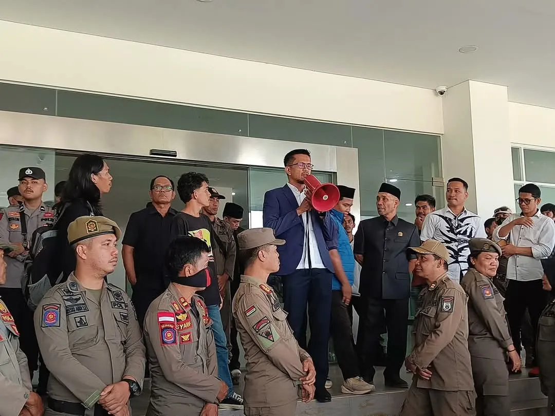 Memperingati 27 Tahun Hari Reformasi, DPRD Sulbar Respons Tuntutan Aliansi Mahasiswa dan Masyarakat
