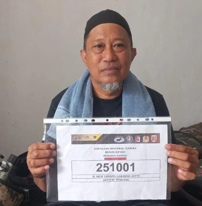 H. Muh. Tahang, Senior Menembak Dari Kabupaten Pinrang Ikut Srta Berpartisipasi di Kejuaraan Bupati Cup I Perbakin Mamuju