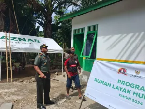 Danrem 142/Tatag Tinjau Pembangunan Rumah Tidak Layak Huni Kerjasama Kodim 1418/Mamuju Dan Baznas Mamuju
