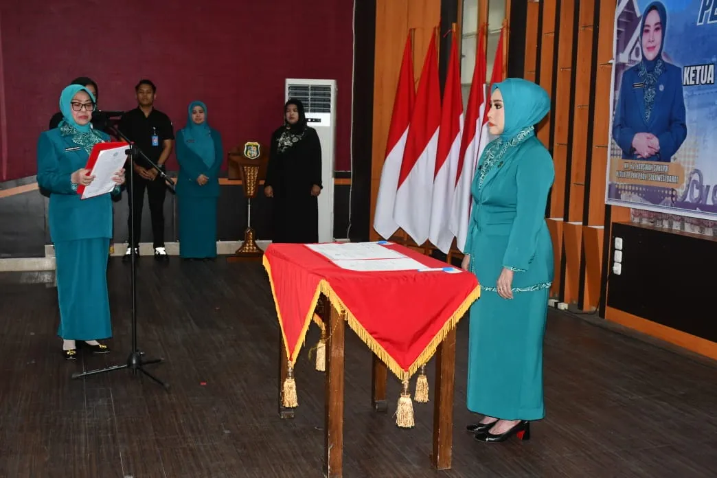 Ketua TP-PKK Sulbar Lantik Ketua TP-PKK Pasangkayu Periode 2025-2030, Harsinah Suhardi Titip Harapan untuk Dukung Program