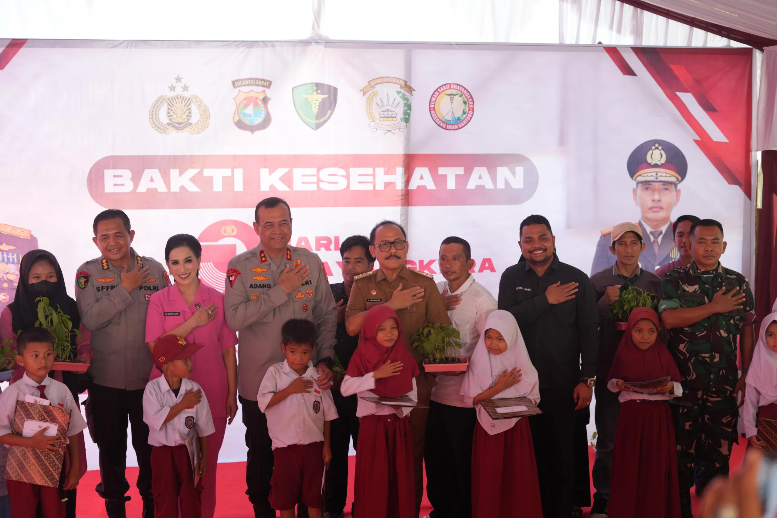 Gubernur SDK Apresiasi Bakti Kesehatan Polda Sulbar: 3.462 Masyarakat Terlayani Jelang HUT Bhayangkara ke-79