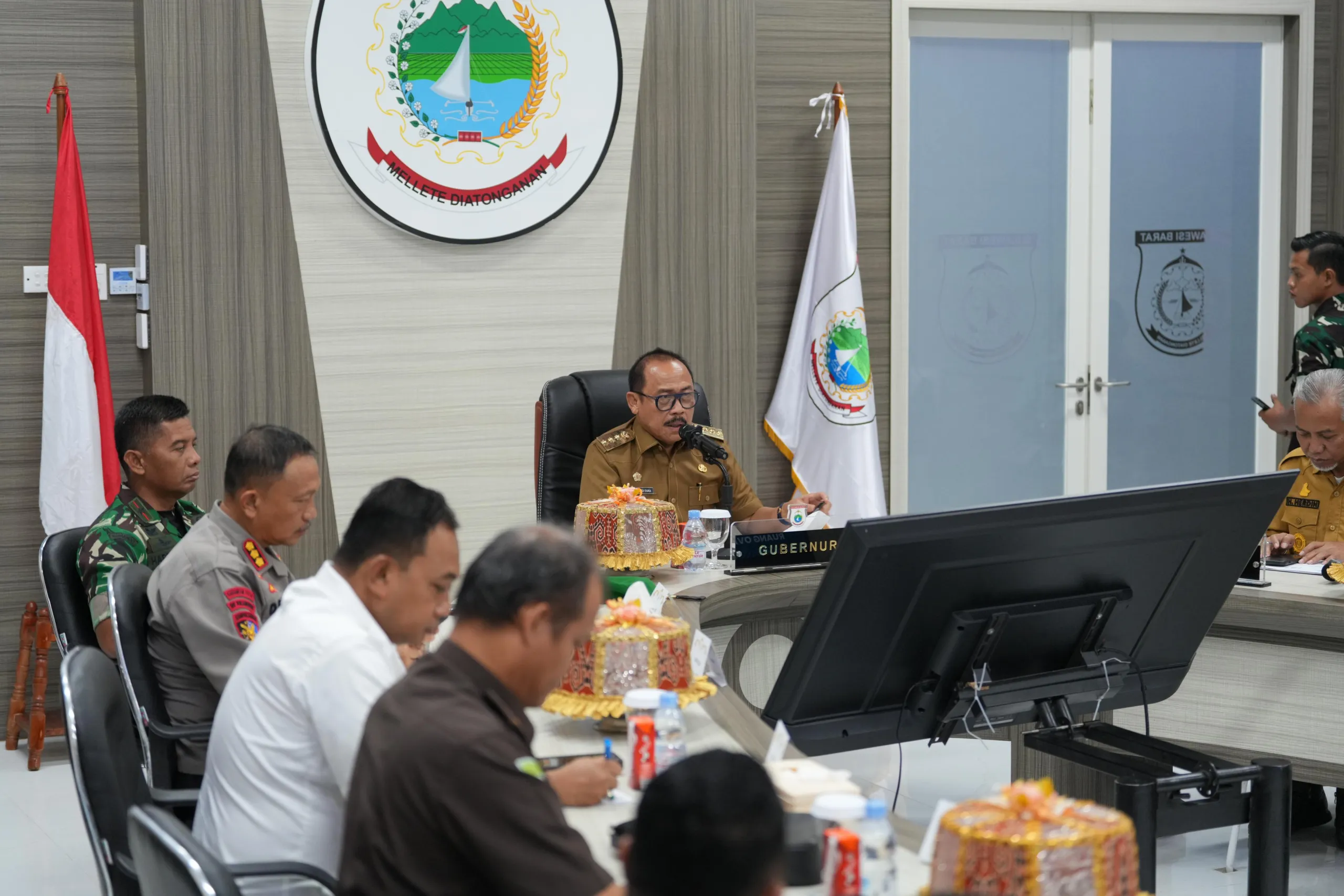 Dukung Konektivitas dan Tekan Inflasi, Pemprov Sulbar Gelar Rapat Optimalisasi Transportasi UdarPersepsi