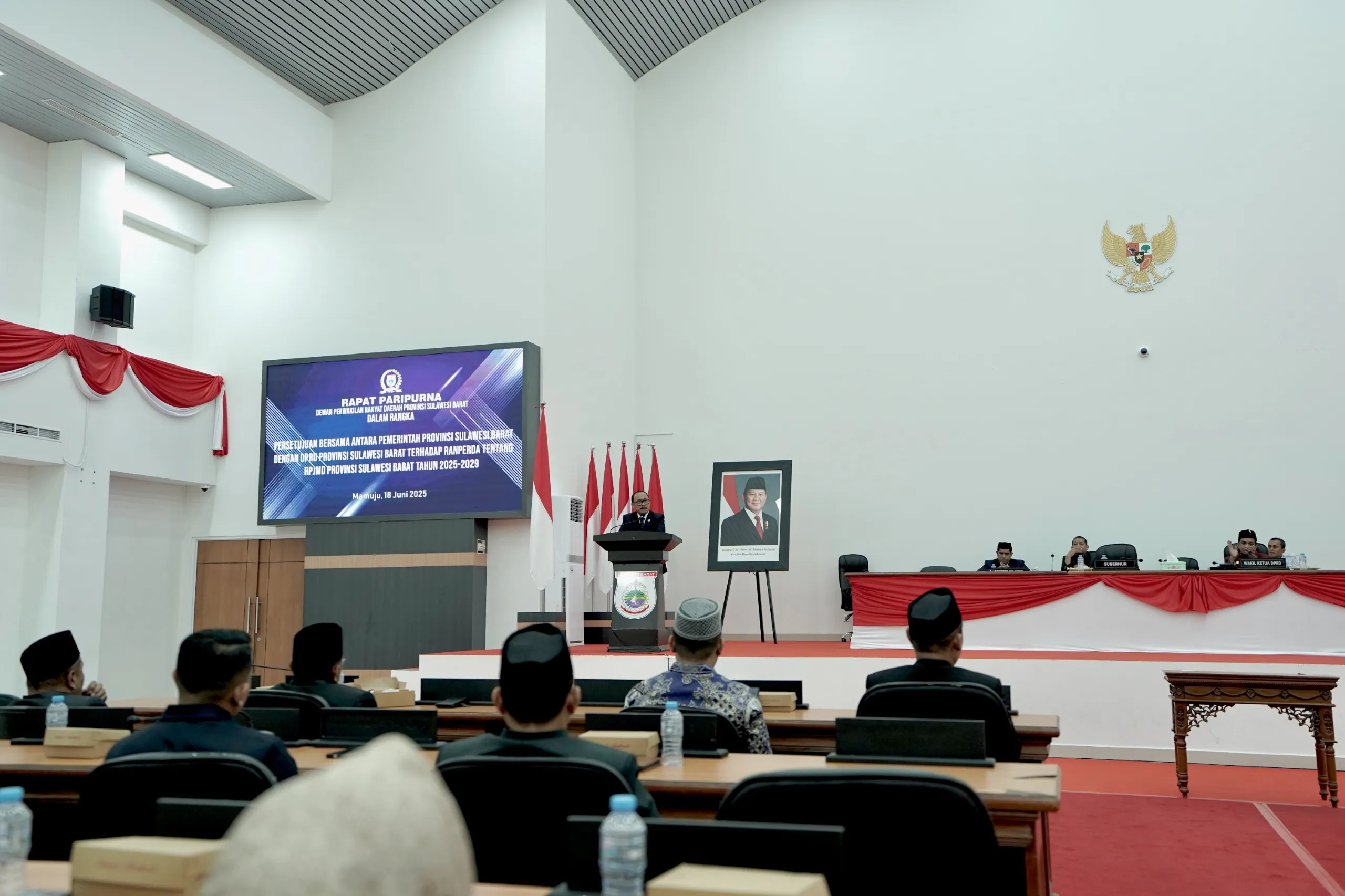 Sidang Paripurna Sahkan RPJMD Sulbar, Gubernur: Kita Pasang Target Optimis, Tapi Harus Kerja Keras