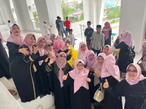 Majelis Talim Masjid Raya Suada Mamuju menggelar kegiatan “Jumat Berkah”