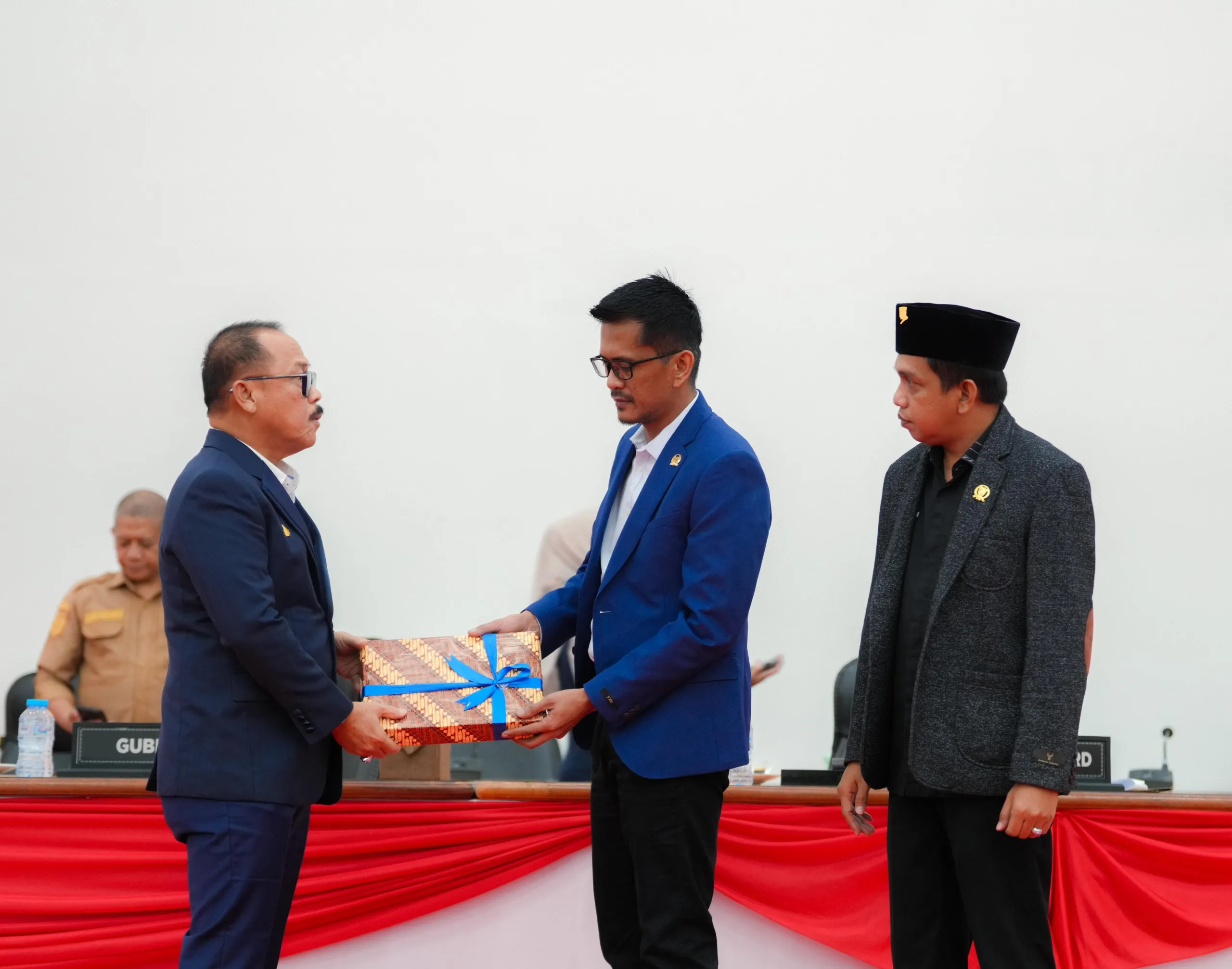 Pemprov Sulbar Serahkan Ranperda Pertanggungjawaban APBD 2024 dengan Capaian WTP dari BPK