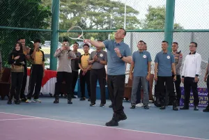 Semarak Bhayangkara ke-79: Kapolda Sulbar Resmi Buka Turnamen Tenis Lapangan Kapolda Cup
