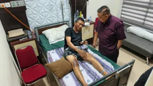 Jenguk Polisi yang Terluka, Salim S Mengga: Ini Menjadi Pembelajaran Buat Kita Semua