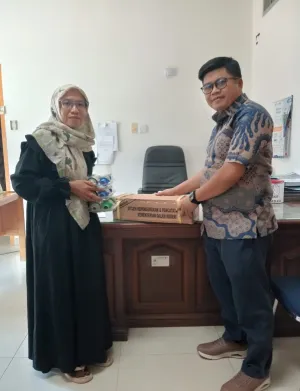 Dukung Pelayanan Adminduk, Disdukcapil Sulbar Distribusikan ki Blangko KTP-el ke Lima Kabupaten