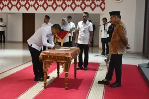 Gubernur Sulbar Beri Peringatan Keras: Tak Bisa Menyesuaikan Gaya Kepemimpinan Saya? Minggir!