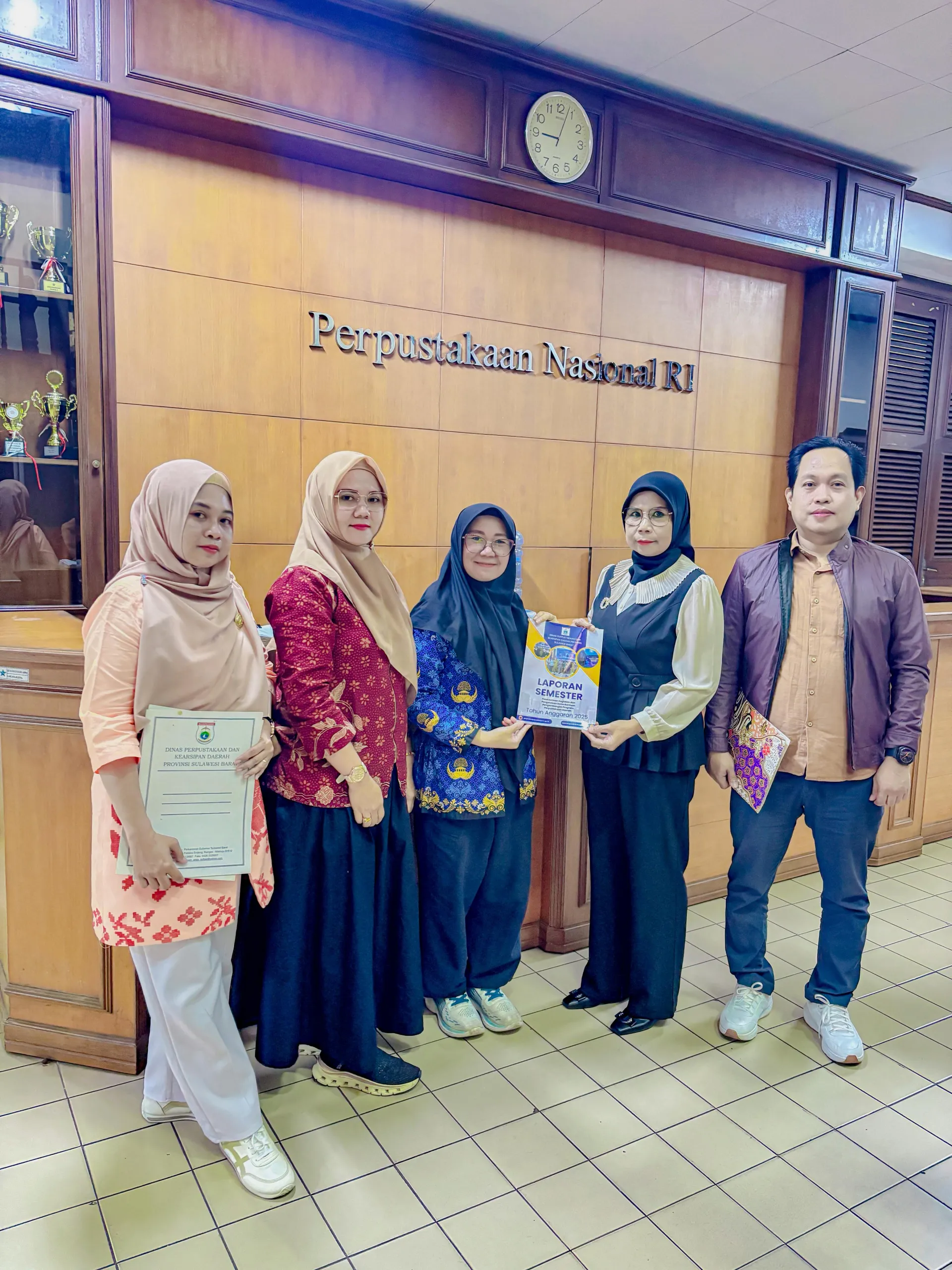 DPKD Sulbar Serahkan Laporan Semester DAK Non-Fisik ke Perpusnas RI: Langkah Kuat Akuntabilitas Program Perpustakaan
