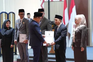 Gubernur SDK Tunjuk Muhammad Ridwan Djafar seba