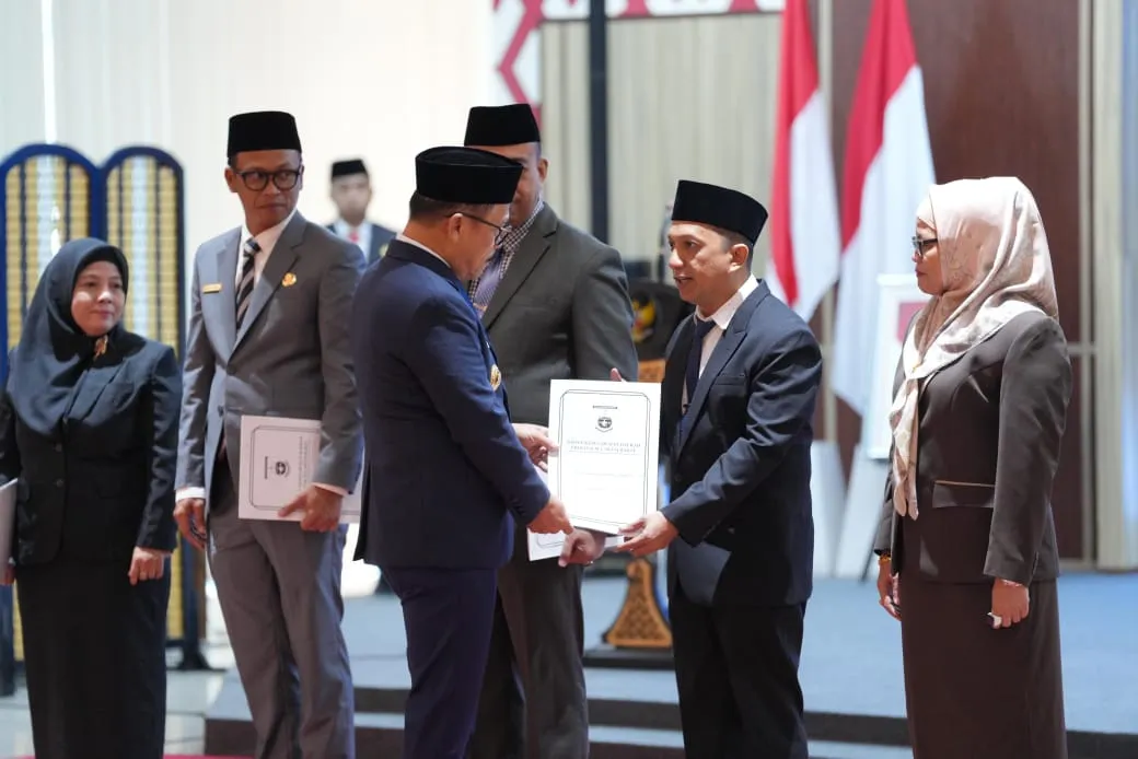 Gubernur SDK Tunjuk Muhammad Ridwan Djafar seba