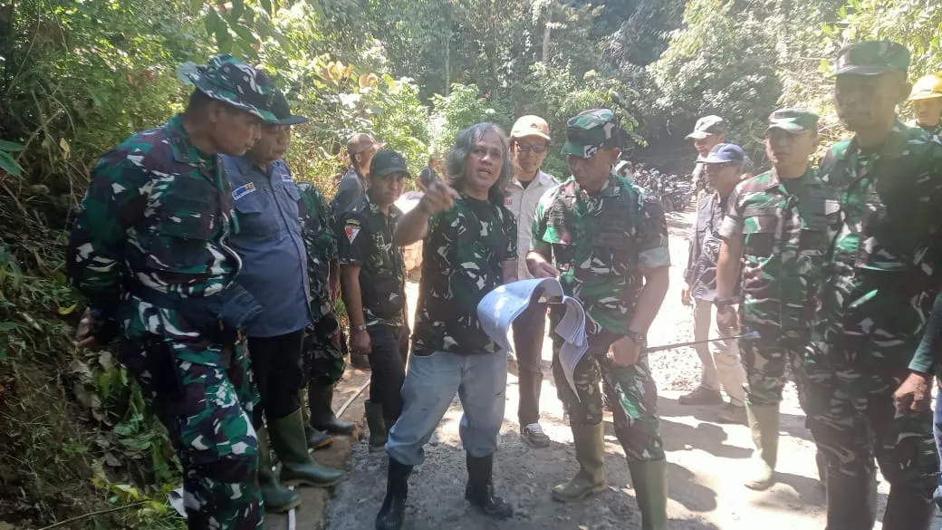Danrem 142/Tatag Tinjau Langsung Lokasi Karya Bhakti di Desa Bulo, Polman