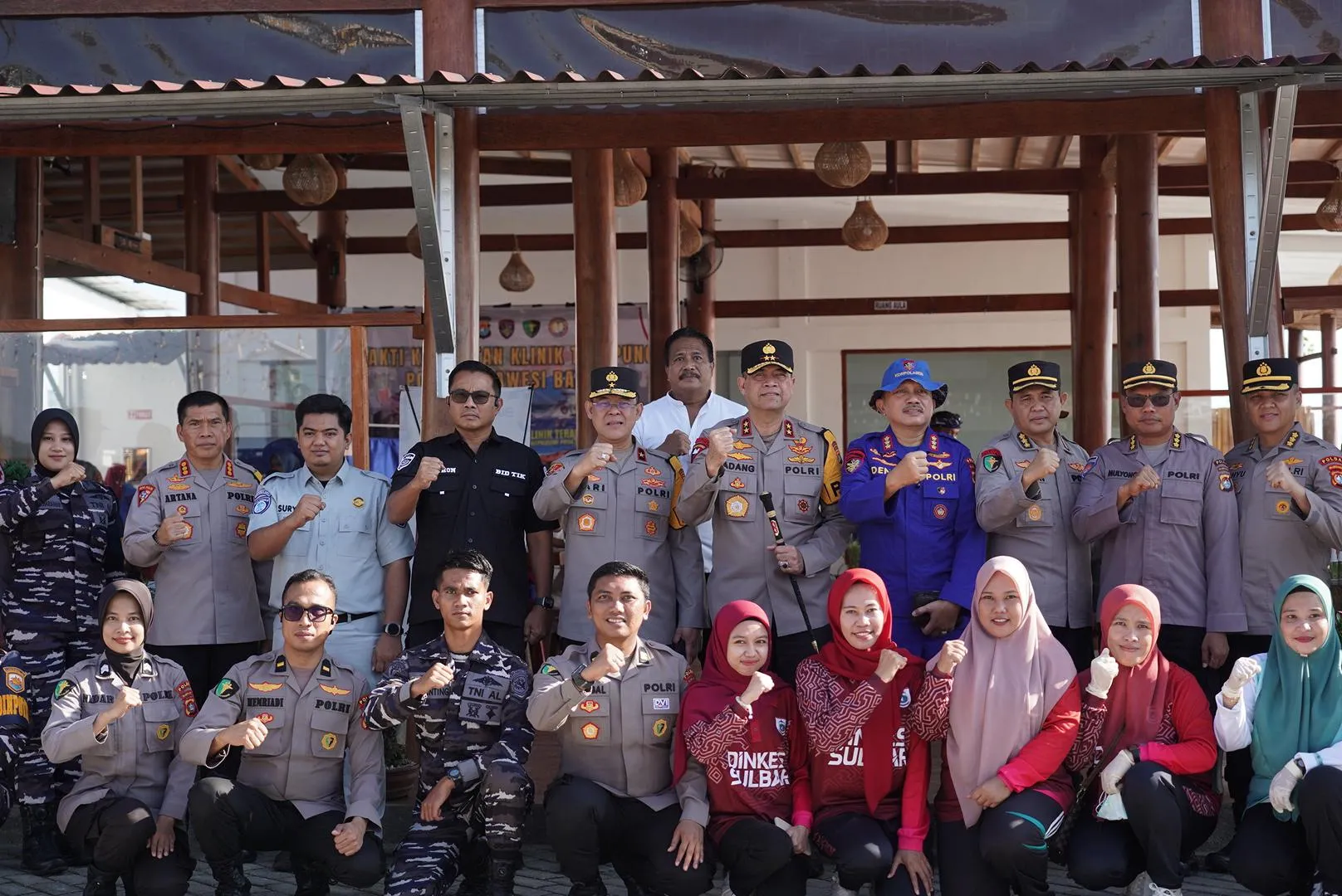 Klinik Apung Polda Sulbar, Layanan Gratis untuk Masyarakat Mamuju