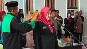 Bupati Mamuju Tengah Resmi Melantik Litha Febriani Sebagai Sekda Mamuju Tengah