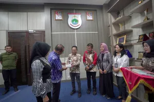 Gerakan Baca 20 Buku di Sulbar Tuai Dukungan, Penerbit Nuansa Cendekia Beri Sumbangan