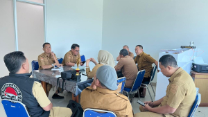 Kabag Persidangan Sekretariat DPRD Provinsi Sulawesi Barat Musra Awaluddin Pimpin Rapat Persiapan Paripurna Hari Jadi ke-21 Provinsi Sulawesi Barat
