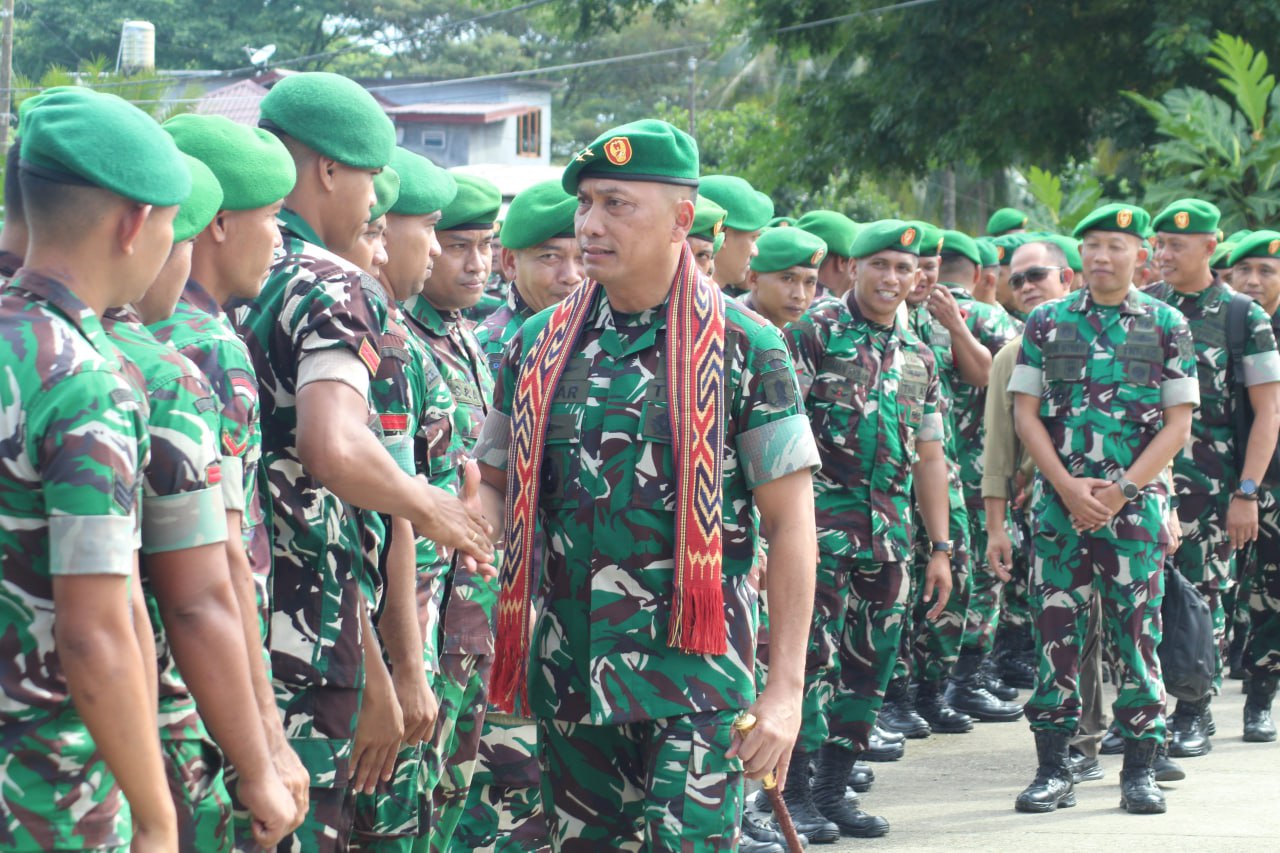 Pangdam XXIII/Palaka Wira Disambut Hangat prajurit Korem 142/Tatag