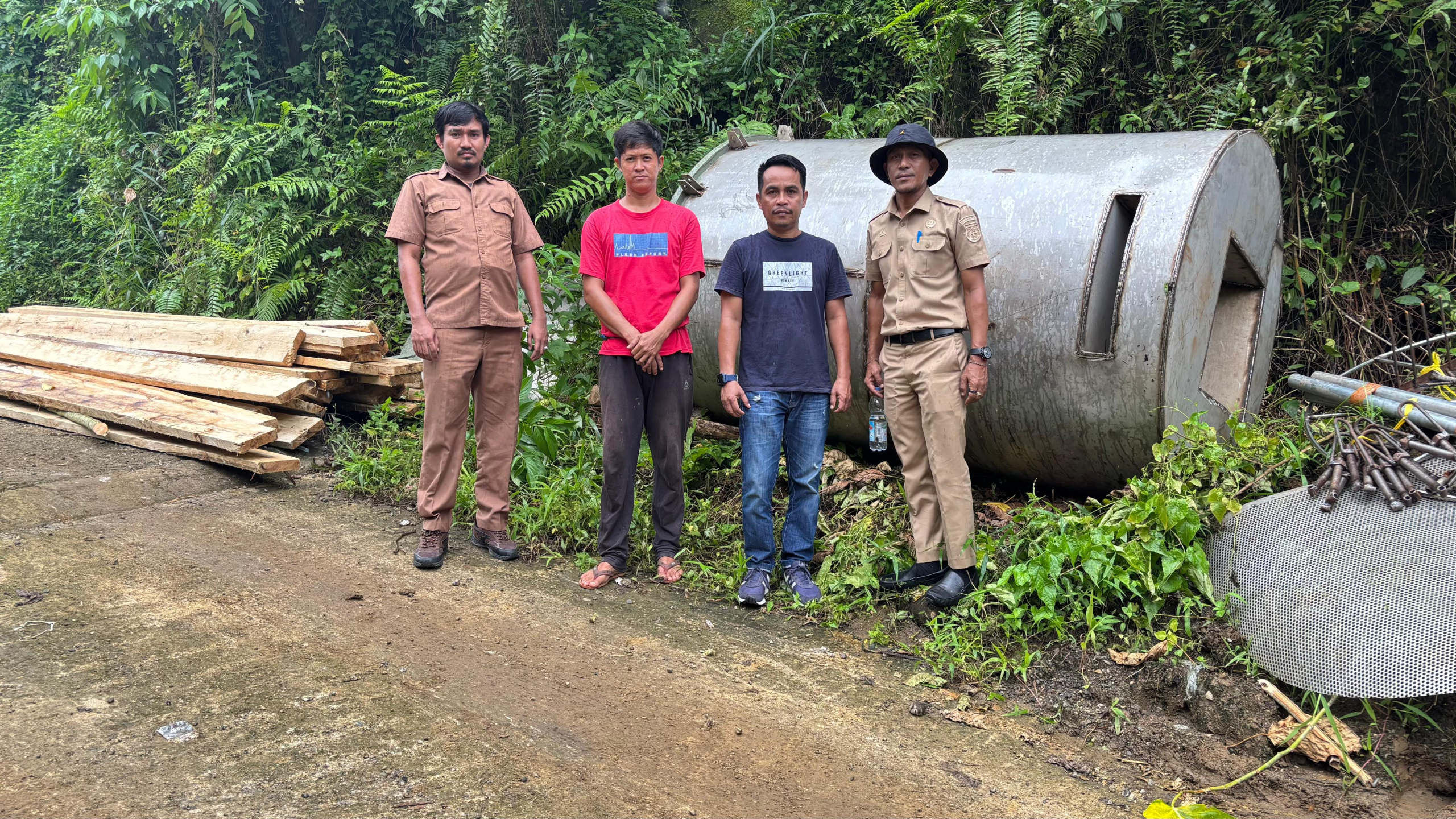 Dorong Ekonomi Lokal, Pemprov Sulbar Salurkan Bantuan Rp335 Juta untuk IKM Nilam