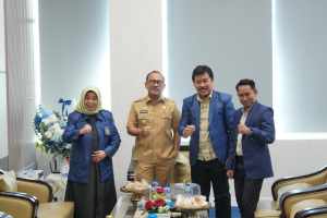 Gubernur Suhardi Duka Bahas Program Beasiswa dalam Pertemuan dengan Rektor Unasman
