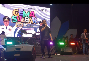Kadispar Sulbar Bau Akram Dai Resmi Tutup Event Gema Sulbar 2025, Jacson Zeran Bikin Panggung Heboh
