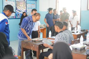 Dukung Program Prabowo, Gubernur Sulbar Pantau Langsung Pelaksanaan MBG di Sekolah