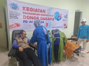 Dinkes Sulbar dan IAI Gelar Donor Darah Peringati World Pharmacists Day 2025