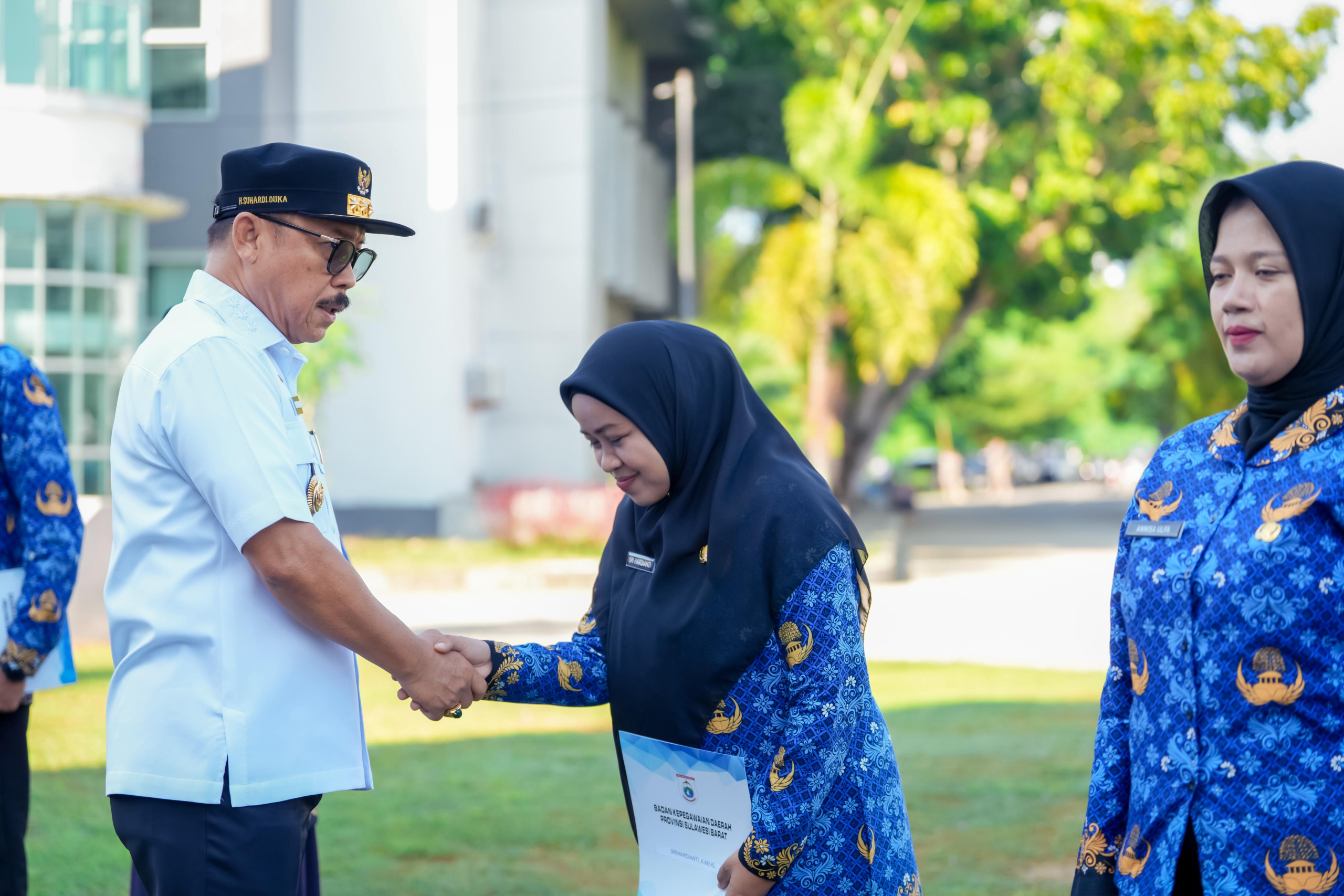 Usai Terima SK, Gubernur Sulbar Ingatkan 39 PPPK untuk Tingkatkan Profesionalisme