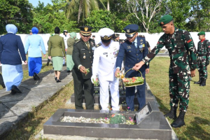 Peringati HUT Ke-80 TNI, Kasrem 142/Tatag Pimpin Upacara Ziarah Nasional di TMP Pati’di Mamuju