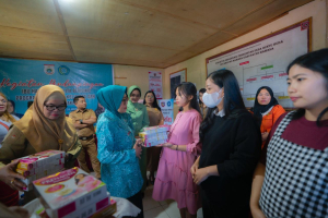 TP PKK dan Dinkes Sulbar Intervensi Gizi Ibu Hamil melalui Pemberian Susu Bumil di Lokus Program Pasti Padu