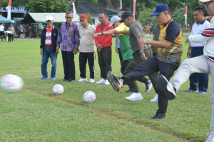Kasrem 142/Tatag Buka Turnamen Sepak Bola Danrem Cup I Tahun 2025 dalam Rangka HUT ke-80 TNI