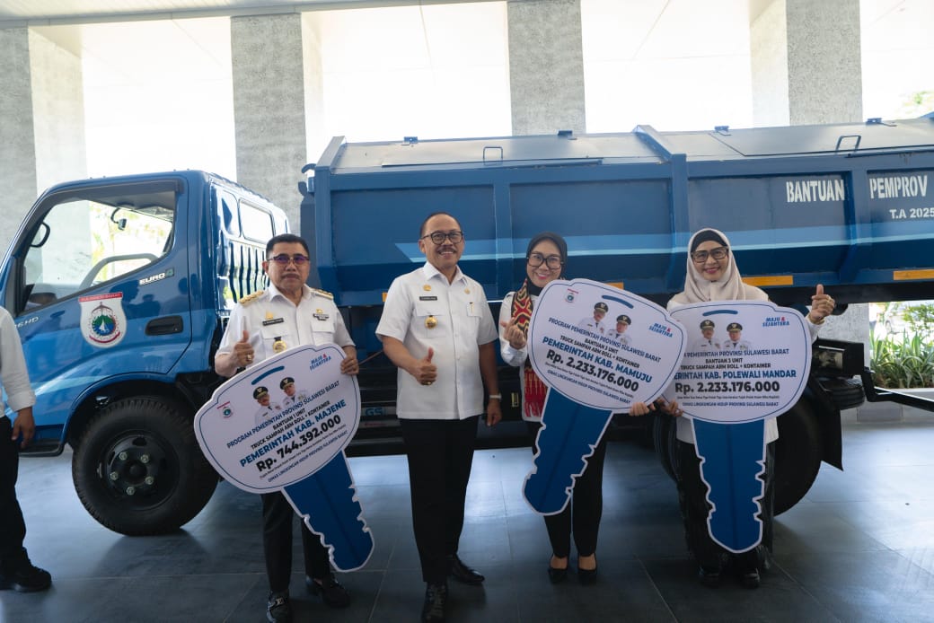 Gubernur Suhardi Duka Serahkan Bantuan Truk Sampah untuk Pemerintah Kabupaten