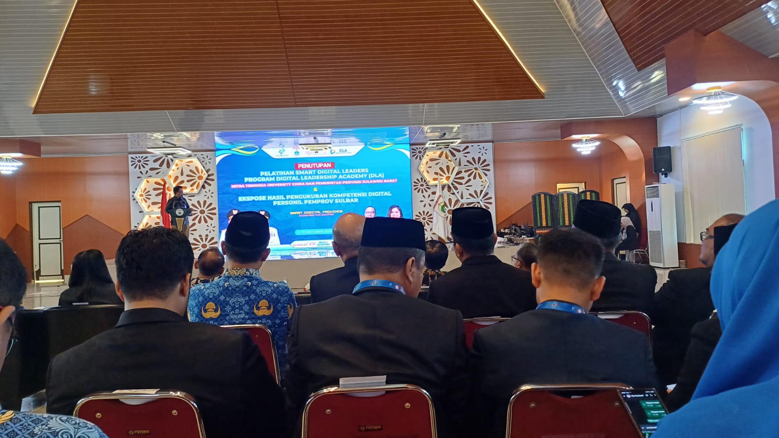 12 Hari Ikuti Pelatihan Smart Digital Leaders Program DLA, Plt. Kadis Perkebunan Sulbar : Tingkatkan Kemampuan Digital di Era Digitalisasi